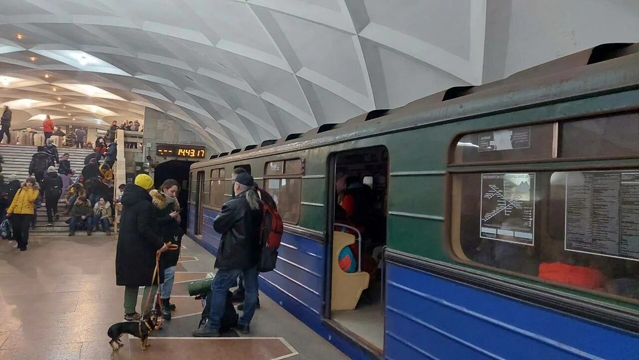 Сокольническая линия московского метрополитена. Происшествия в московском метро. Сокольническая линия закрытие 2021. График московского метрополитена. Пикет в метрополитене.