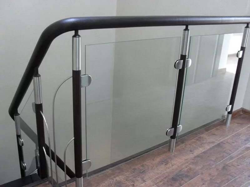 стеклянная сталь. +ограждение со стеклом +aisi +304. лестничные ограждения из нержавейки 2 ригеля. ограждения со стеклом. перила нержавейка.
