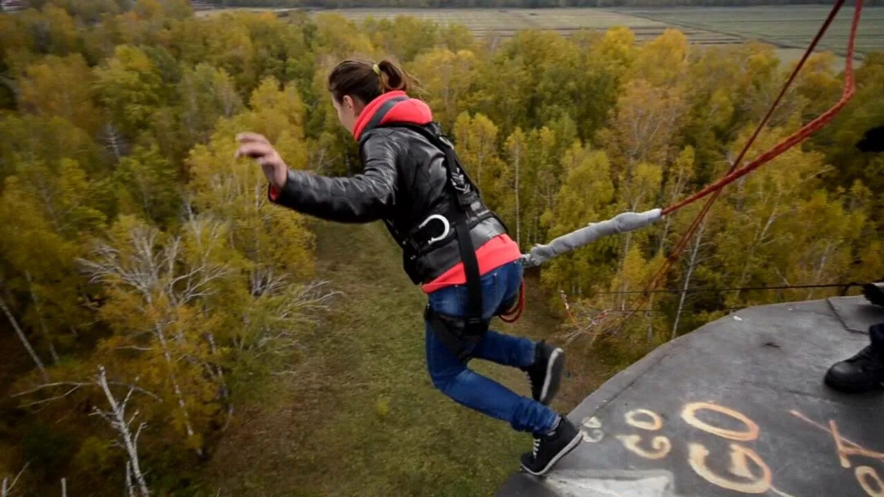 Роупджампинг казань. Прыгнуть с канатом в москве. Роупджампинг. Прыжок с высоты казань. Роупджампинг набережные челны.