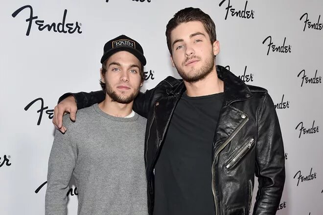 Кристиан слей. Christian slater. Cody christian and dylan sprayberry. Кристиан слей. Майк монтгомери милые обманщицы.