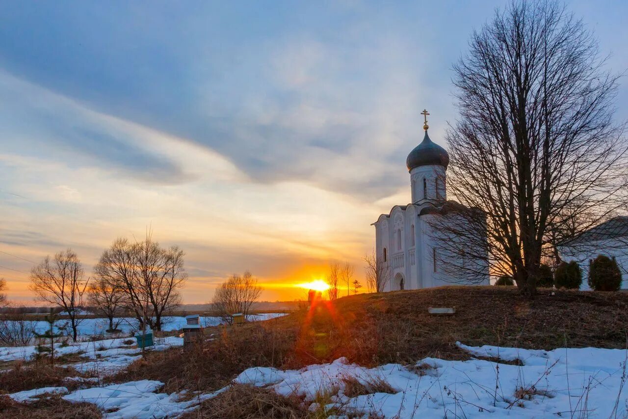 Покрова 2025 года. Церковь покрова на нерли. церковь покрова богородицы на нерли. храм покрова на нерли во владимире. храм покрова на нерли осенью.