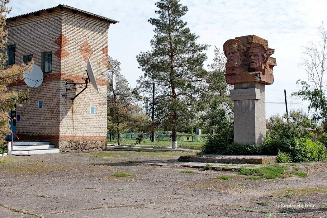 Погода индустриальный кашарский район ростовская область. Село Верхнесвечниково Кашарский район Ростовская область. Поселок Индустриальный Кашарский район Ростовская область. Вишневка Ростовская область Кашарский район школа. Село Вишневка Кашарского района Ростовской.