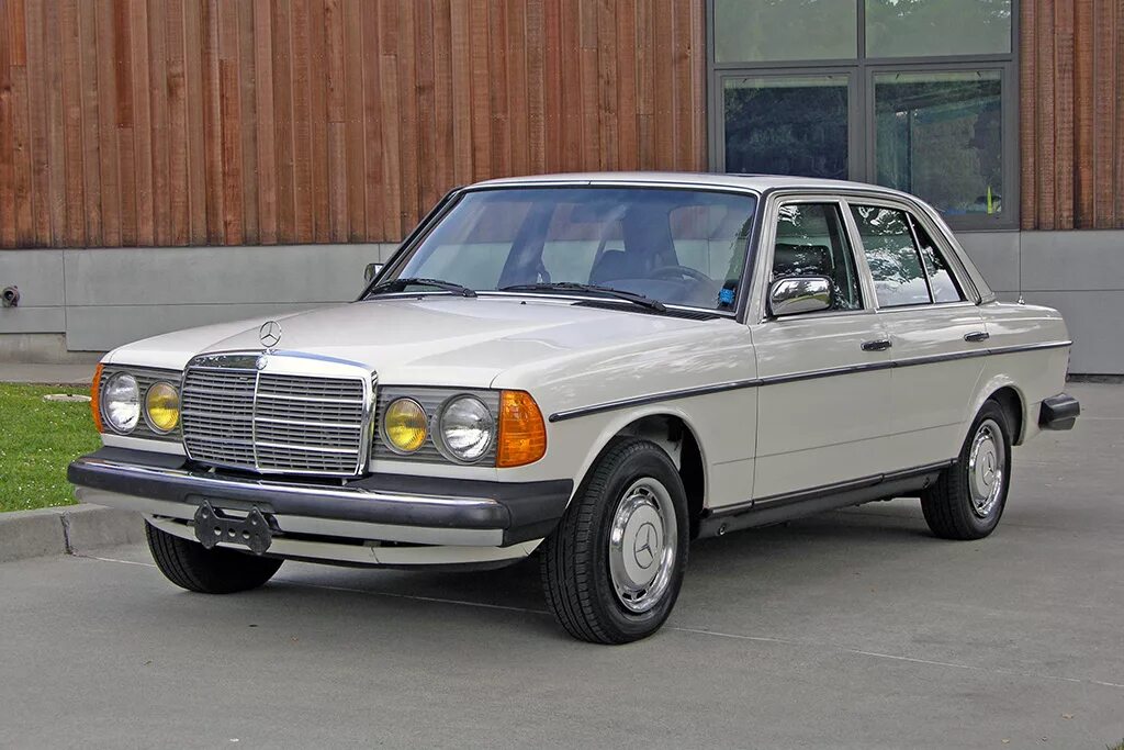 Мерседес 123 дизель купить. Mercedes-Benz w123. Mercedes-Benz w123, 1983. Mercedes-Benz w123 230. W(123) Mercedes-Benz w123.
