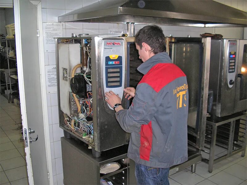 сервис котельного оборудования. ремонт обслуживание теплового оборудования. ремонт обслуживание теплового оборудования. теплотехническое оборудование в котельной. инженер отопление.