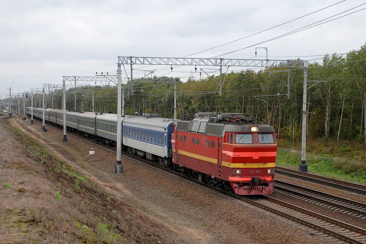 Поезд чс2т. Чс2т-1015 брат. Чс2т 1015. Чс2 Санкт Петербург.