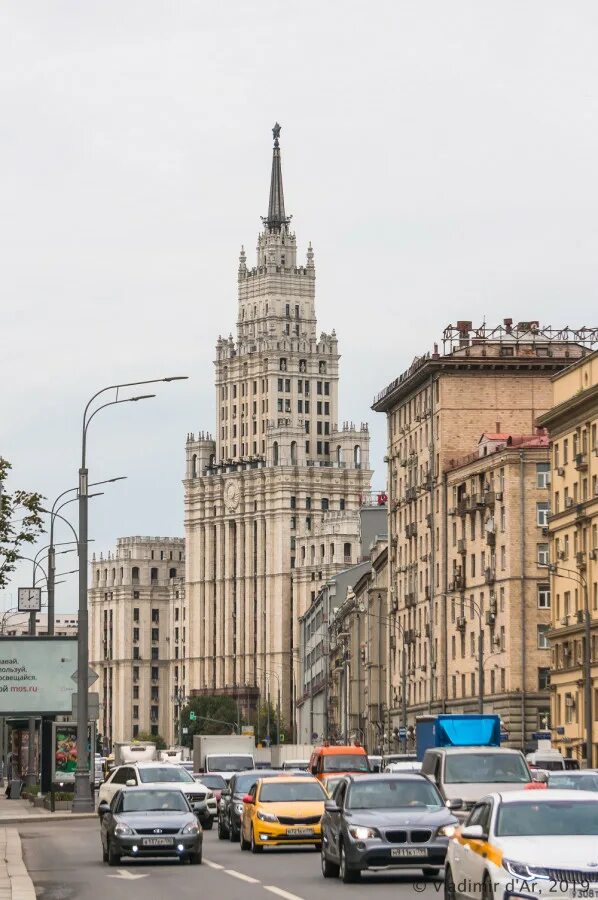 Красные ворота москва дом. Высота на красных воротах. Здание на «красных воротах» сталинская высотка. Красные ворота москва дом. Сталинские высотки красные ворота.