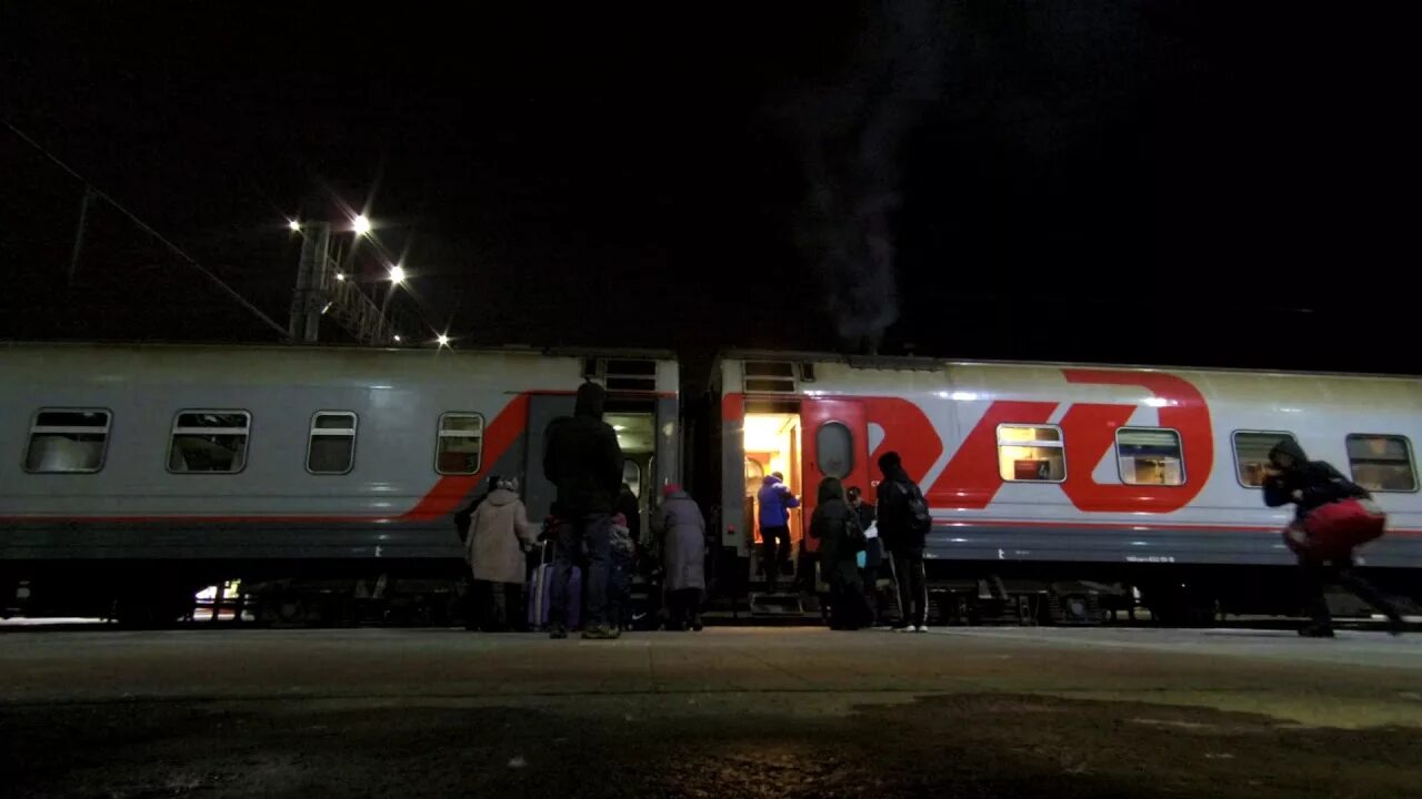 Иркутск красноярск сколько на поезде. Поезд Новосибирск Красноярск. Поезд Иркутск. Поезд Иркутск Красноярск. Новосибирск Красноярск на электричках.