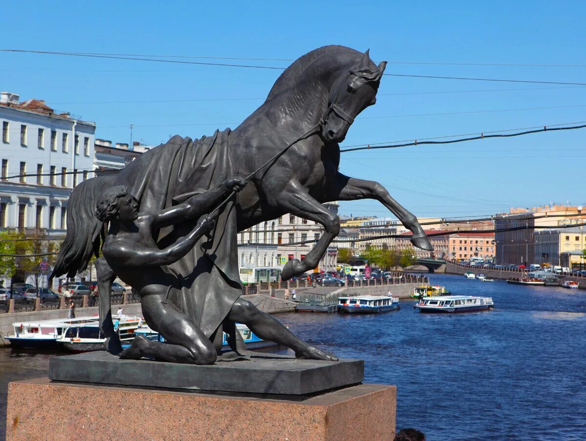 Аничкин мост в санкт петербурге. Аничков мост в санкт-петербурге. река фонтанка аничков мост. аничков мост питер. аничкин мост питер.