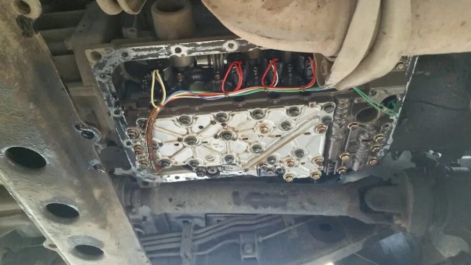 Масло акпп mitsubishi pajero 4. Замена масла акпп паджеро 4. Масло в акпп тойота ленд крузер 200 дизель. Масло акпп паджеро 4 3. Фильтр акпп митсубиси паджеро 2 дизель.