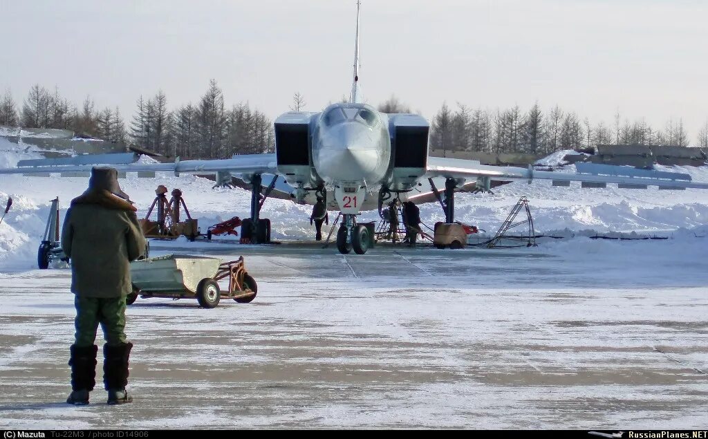 Миг 31 сокол пермь. Су-27 цымбал. Самолет ил-28. Су-27 941 иап. Су 35с на аэродроме дземги.