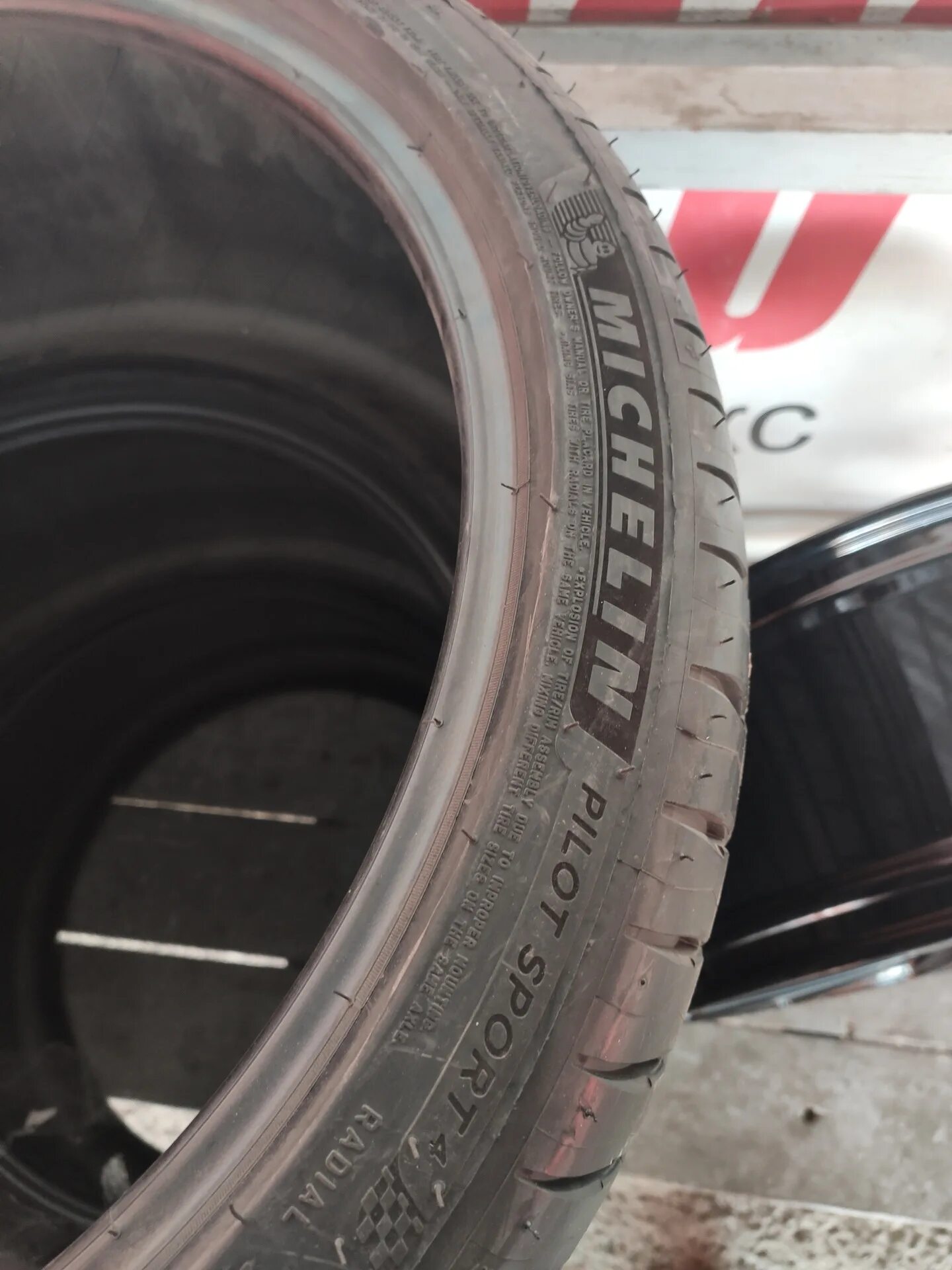 Резина летняя r19 255 35 Sport протектор. Michelin Pilot Sport 3 ZP. Мишлен шины летние выпущенные с 1990 по 2000 года. Мишлен шины летние модели 1990 гг спорт контакт.