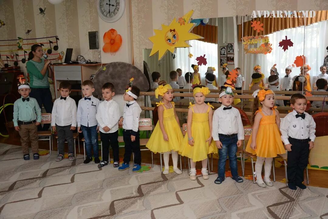 утренник в садике. осенний утренник. осенний утренник в детском саду. праздник осени в садике. утренник осени в саду.
