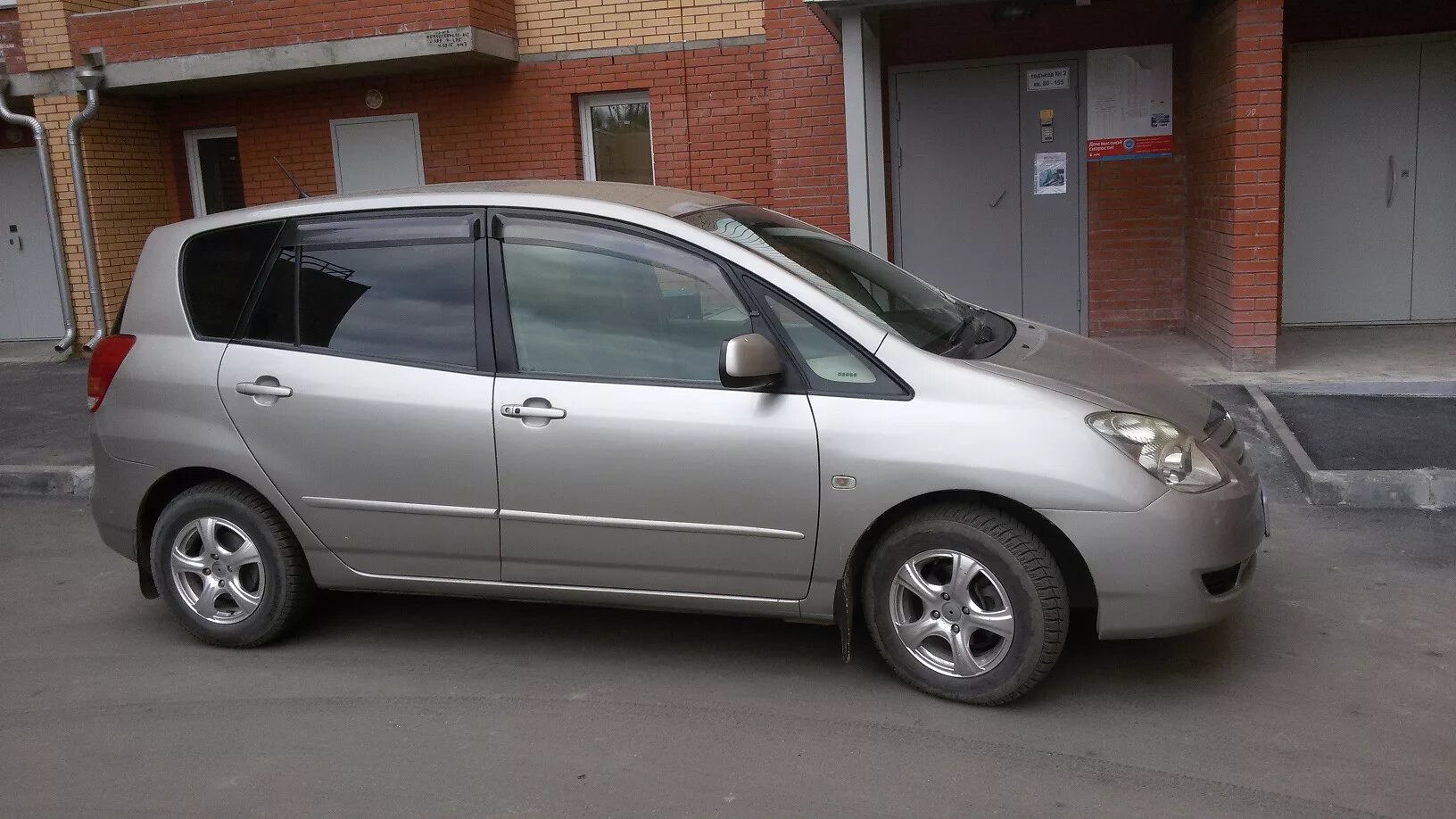 Масло королла спасио. Toyota Corolla Spacio. Toyota Corolla Spacio 2004. Тойота Королла спсио2004. Тойота Королла Спасио 2004 года.