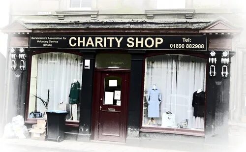 Charity магазин. Благотворительный магазин. Charity shops. Благотворительный магазин москва. Вещи на благотворительность.
