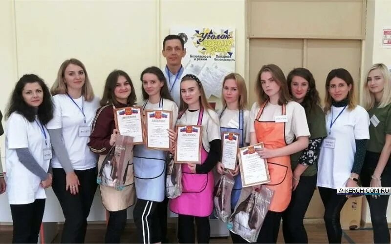 фавори керчь. салон красоты фавори керчь. салон красоты фавори керчь. салоны красоты в керчи фаворит. Favorim logo.