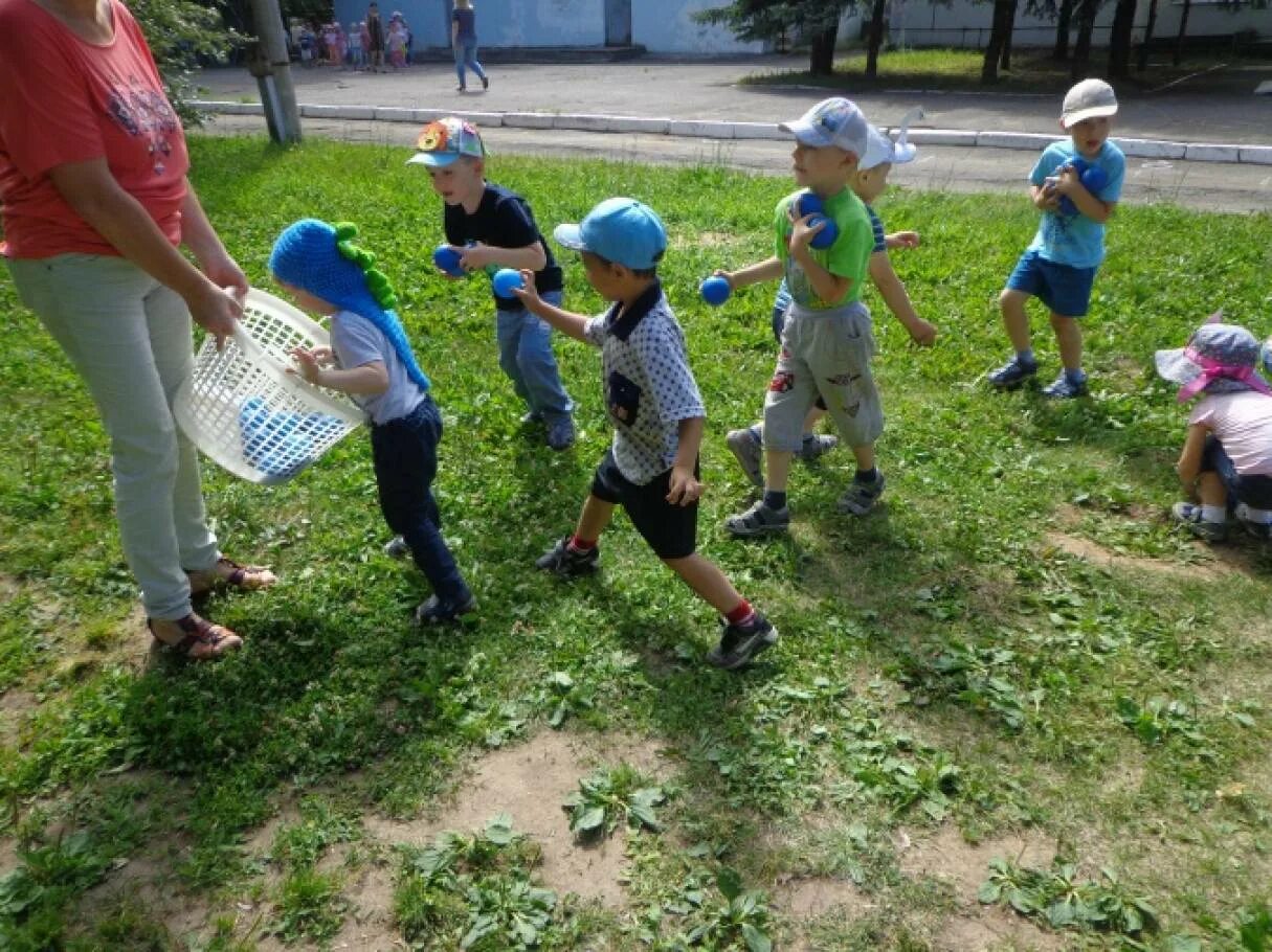 Фестиваль панамок в детском саду. Фотоотчет о летних развлекательных мероприятиях в детском саду. Фотоотчет летние забавы в ДОУ. Веселые старты фотоотчет. Старт года детей