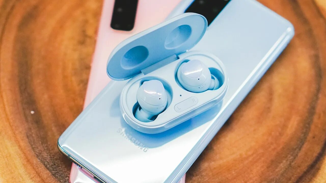 Buds pro iphone. Наушники TWS Samsung Galaxy Buds+. Galaxy Buds Ultra. Samsung Galaxy Buds Sky Blue. Samsung Buds+ голубые.