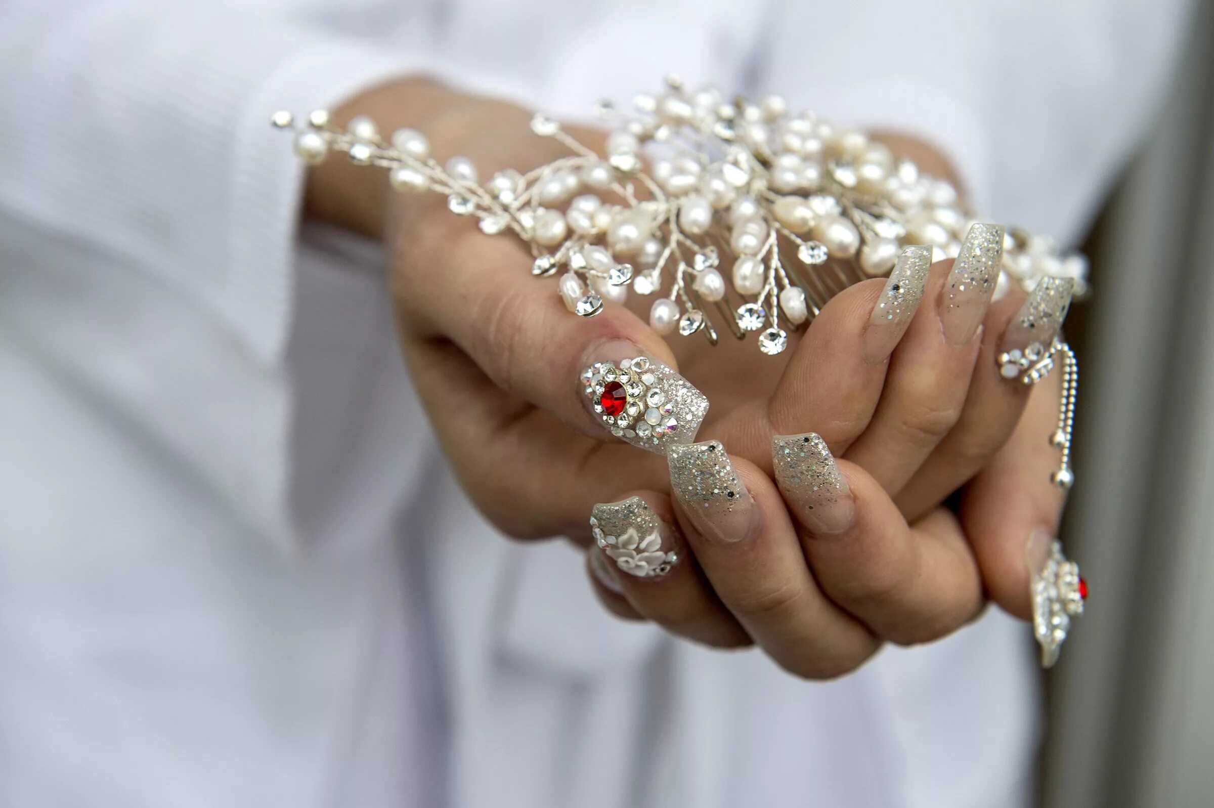 Ногти для невесты на свадьбу. Свадебный маникюр. Маникюр невесты. Ногти на свадьбу для невесты. Самые красивые Свадебные ногти.