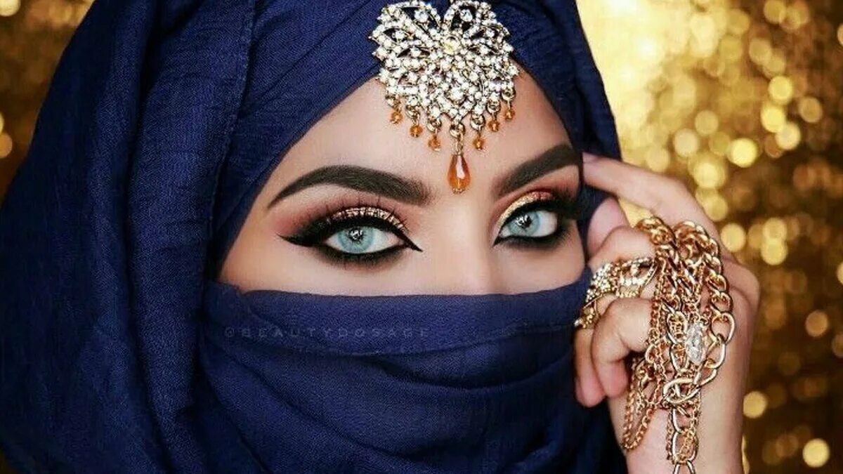 Арабская электронная группа. Арабские красавицы. Восточные глаза девушек. Красивые арабские женщины. Арабский образ для фотосессии.