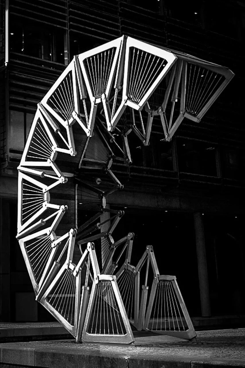 Rolling bridge. Rolling bridge лондон heatherwick. thomas heatherwick мост. раскладной мост.