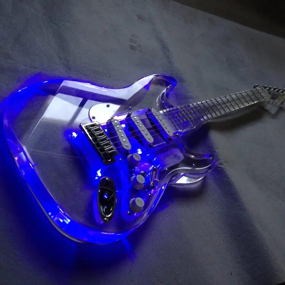 Крутая электрогитара. Starshine SR-MST-203 St Full Acrylic led Light Electric Guitar фиолетовая. Starshine SR-MST-203 St Full Acrylic led Light Electric Guitar. Электронная гитара. Электрогитара.