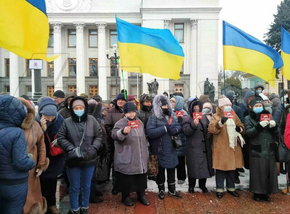 Кто против войны с украиной. Киев украинцы митинг против войны с Россией. Митинг. Протесты на Украине против российских. Митинги в Украине 2014.