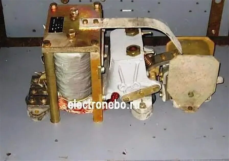 Кп307г характеристики транзистора. Диадинамические токи кп показания. Кп модулированный короткими периодами. Источник тока на кп303. Схема включения полевого транзистора с общим затвором.