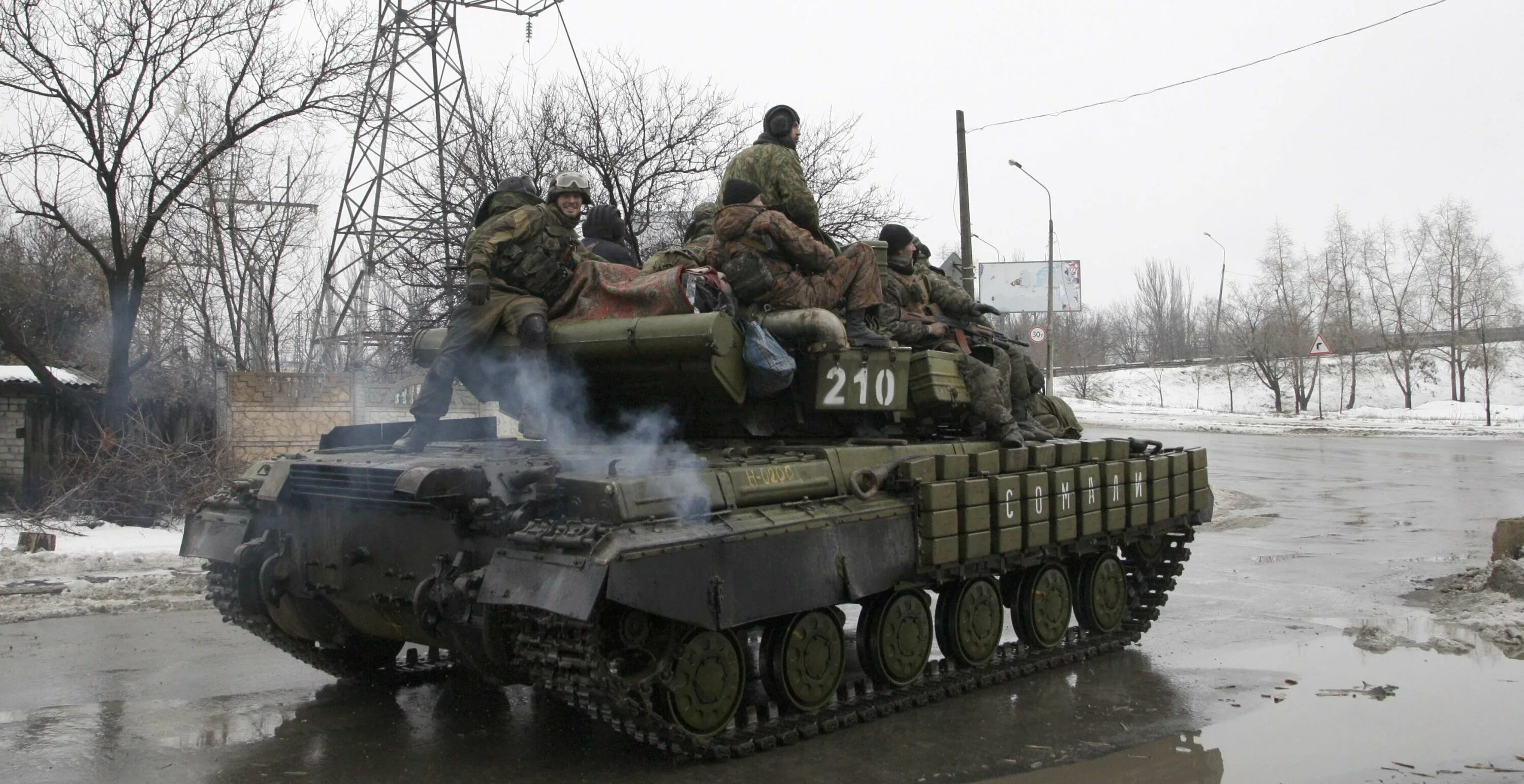 Новороссия сегодня ополчение видео. Т72 Дебальцево. Танки ДНР на Украине. Танки т-72 ополчения Донбасса. Ополченцы ДНР Дебальцево.