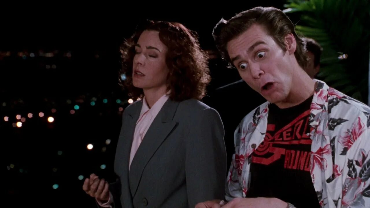 Группа шнуровкой наружу хабаровск. Шнуровкой наружу эйс вентура. Шнуровкой наружу. Джим керри 1985. Шнуровкой наружу эйс вентура.