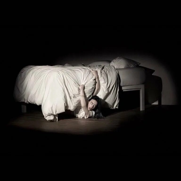 "детские страхи". Девочка страх. Она не боится темноты как в детстве. Она не боится темноты как в детстве. Мальчик в темноте.