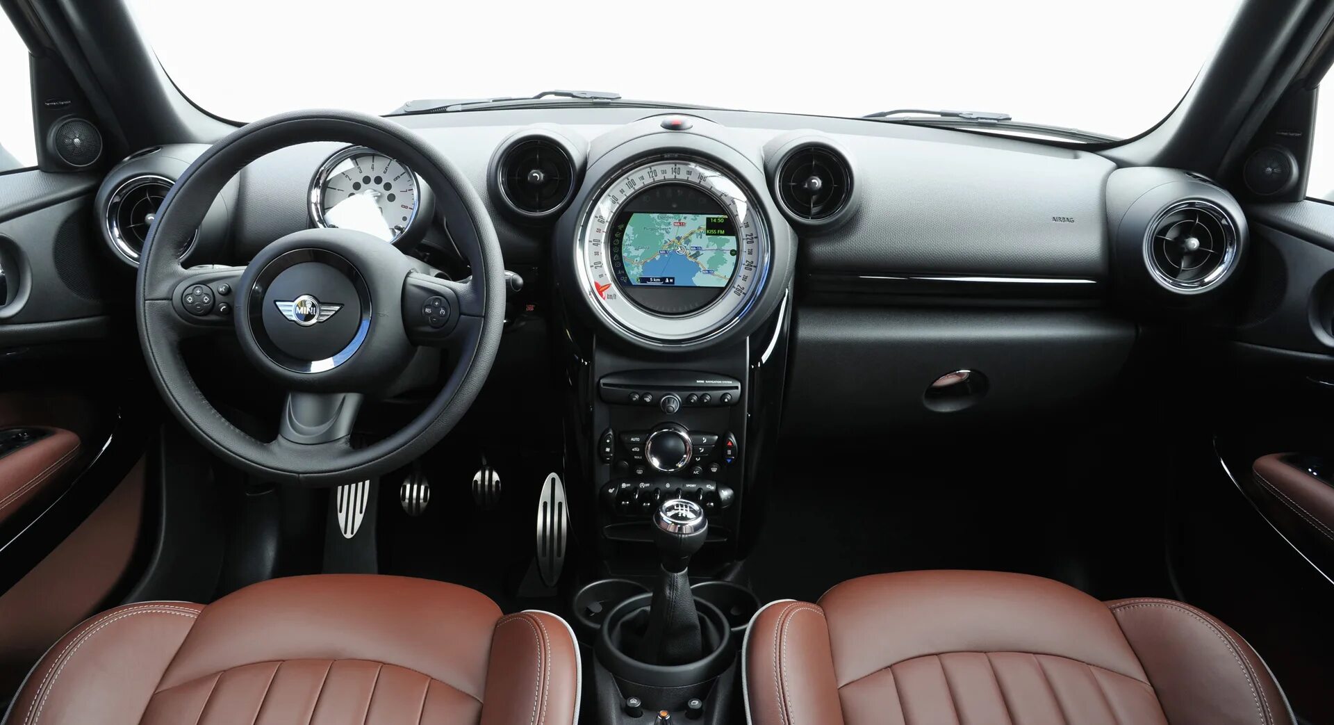 Mini комплектации. Mini cooper s countryman 2012 салон. mini cooper paceman салон. mini cooper clubman 2013 s. mini cooper s clubman 2012 салон.