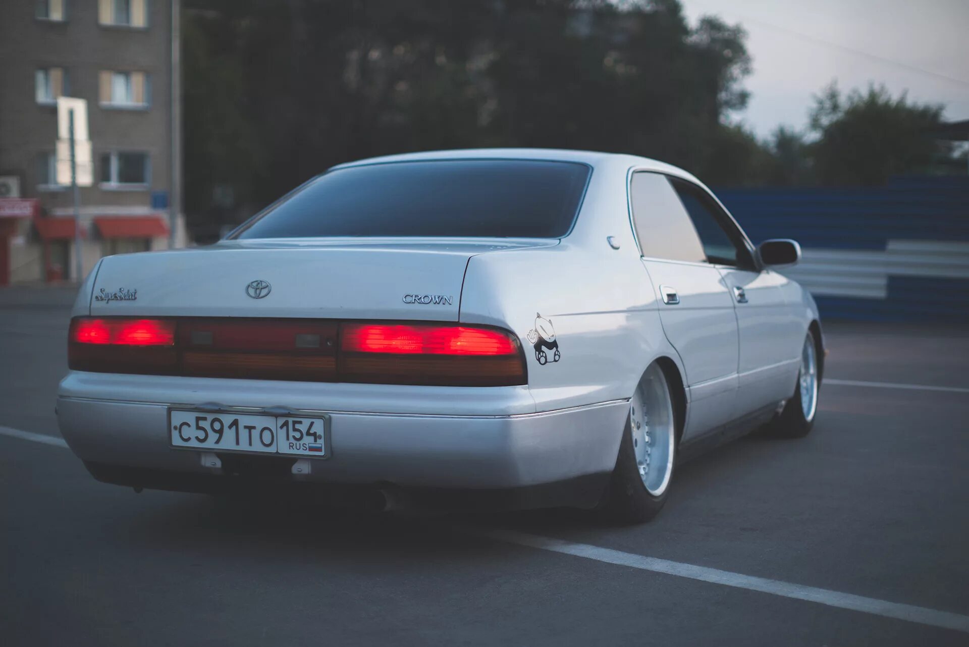 Toyota Crown 140 кузов. Toyota Crown 141. Toyota Crown 141 stance. Toyota Crown s140 stance.