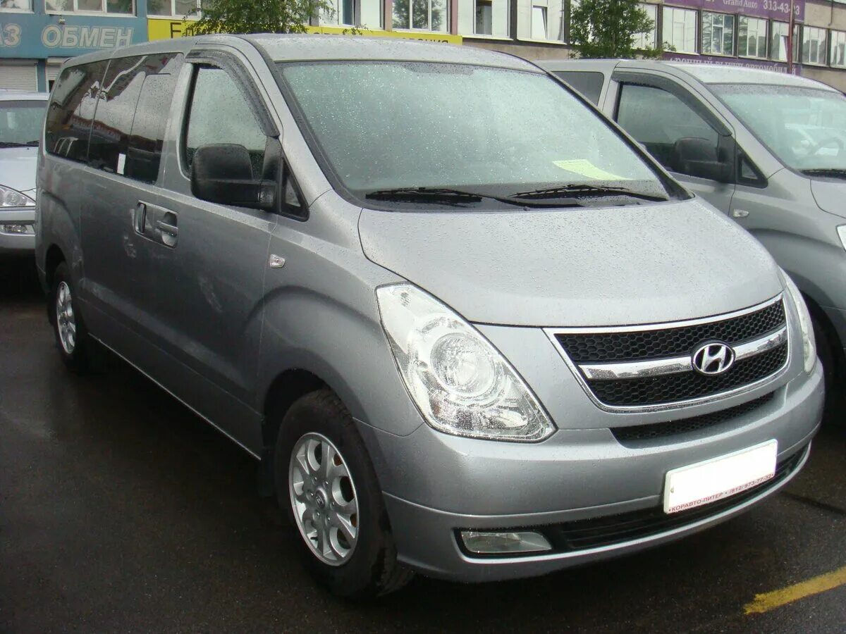 Куплю starex б у. Hyundai Grand Starex 2012. Hyundai Starex h1 2012. Хендай Старекс н1 2012. Серый Хендай h1.