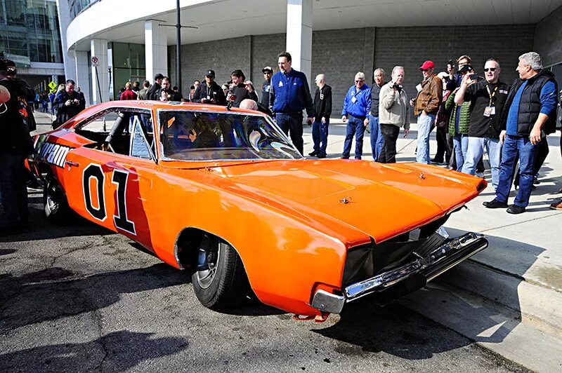 Dodge charger 1969 r/t general lee. Додж чарджер срт 8. Dodge charger 1969 general lee. Додж чарджер 1969. Дюзенберг sj 1935.
