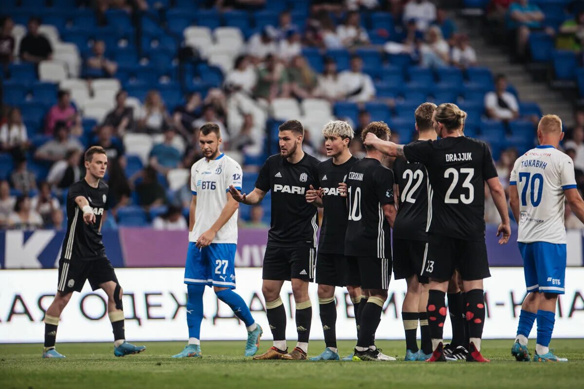 Матч амкал. Амкал кубок россии 2025. динамо амкал 5-0. футбольная команда амкал. фк динамо.