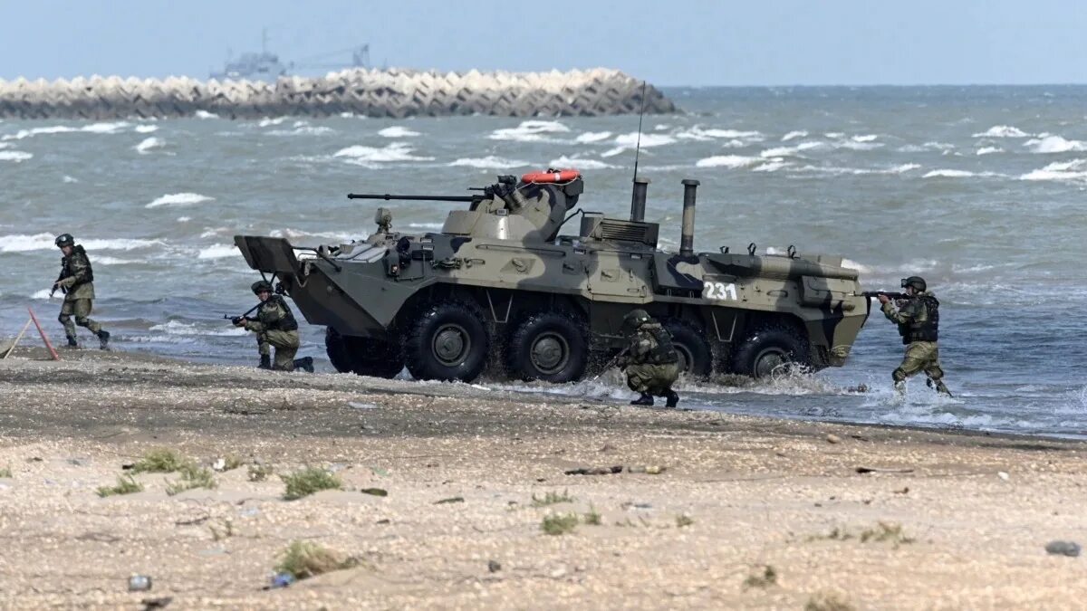 Операция в черном море. БТР-82 учения. БТР-82а в Сирии. БТР-82 В Крыму 2014. Полигон Опук Крым учения морская пехота.