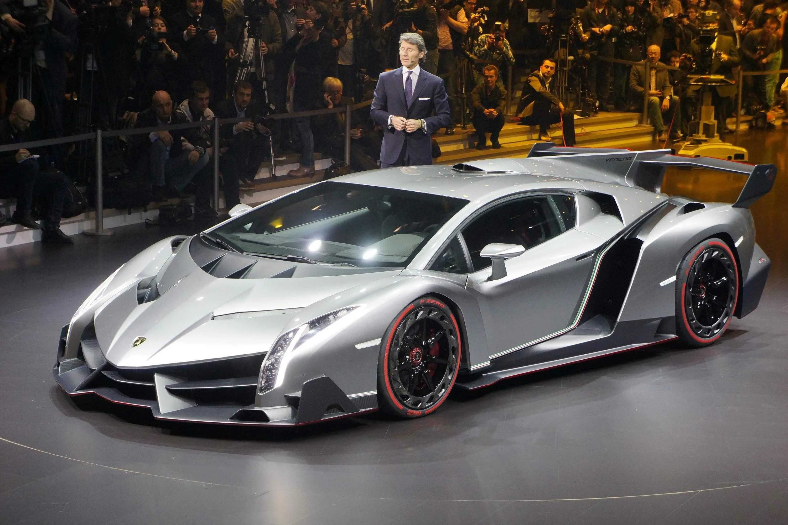 Ламборджини Венено. Lamborghini Veneno Roadster. Ламборджини Veneno Roadster. Lamborghini Veneno Roadster 2020. Крутые тачки в мире