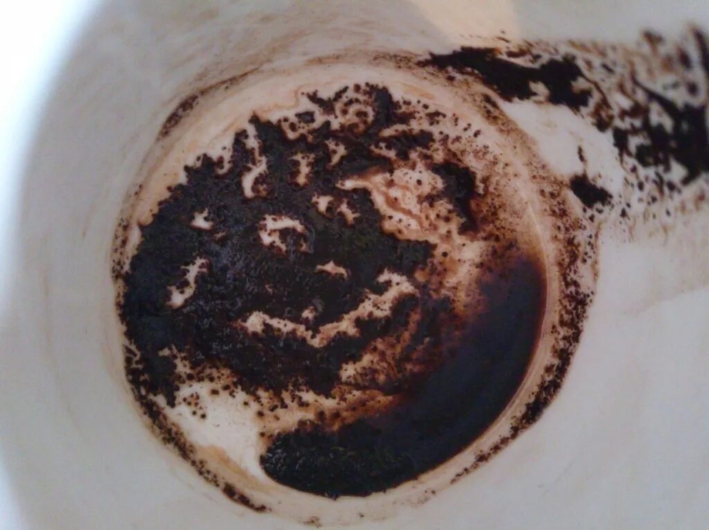 Гадание на кофе кабан. Сова на кофейной гуще. Гадание на кофейной гуще картинки. Коза на кофейной гуще. Медвежонок на кофейной гуще.