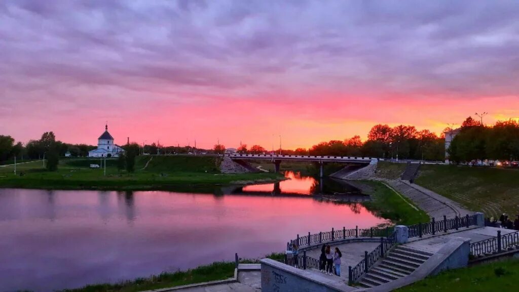 Город тверь 2023. Тверь новый год 2023. Нижневолжская набережная новогодняя иллюминация. Украшение тверской на новый год. Нижневолжская набережная новогодняя иллюминация.