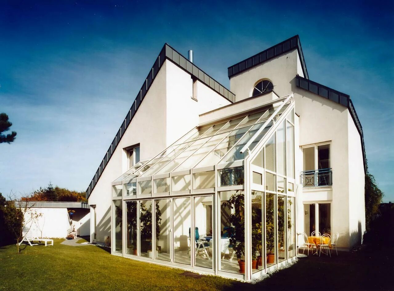 Дом с зимним садом проект. Дом с зимним садом проект. Зимний сад оранжерея в загородном доме. Дом с зимним садом проект. Зимний сад в деревянном доме.