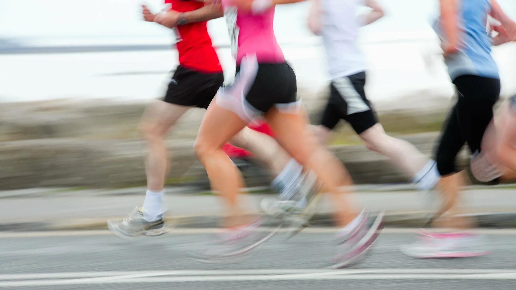 Ms running. Московский полумарафон 2020. Ms running. Человек на пробежке. Спортивные девушки.