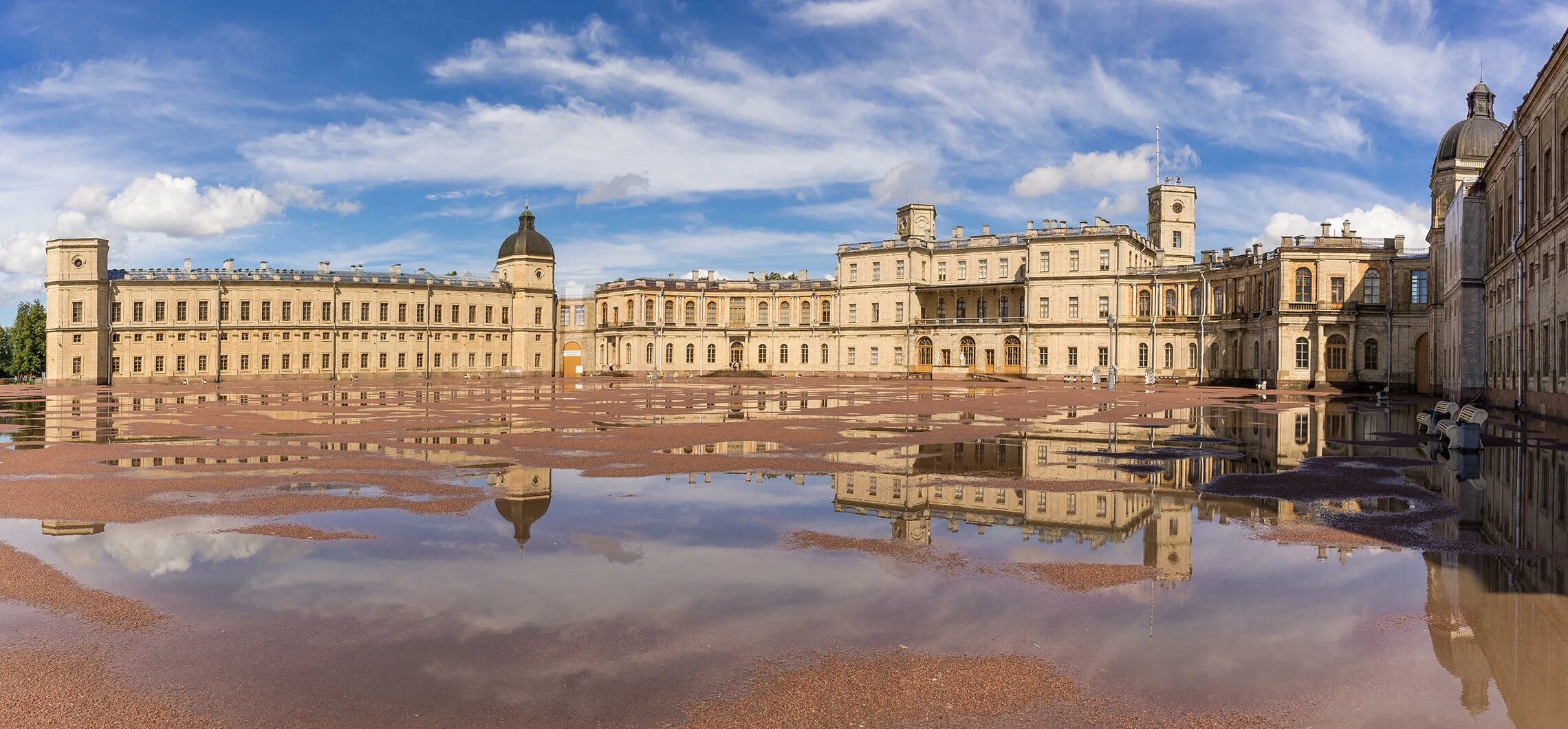 Гатчинский дворец год. Большой гатчинский дворец гатчина. Большой дворец в гатчине. Павловский дворец в гатчине. Гатчина дворец павла 1.