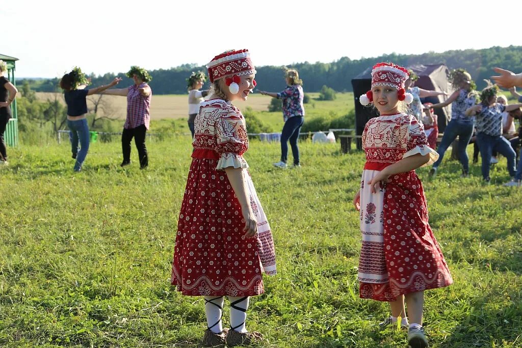 Бежин луг тульская область фестиваль 2024. Бежин луг тульская область фестиваль 2024. Бежин луг тульская область фестиваль 2024. Чернь тульская область бежин луг. Фестиваль бежин луг.