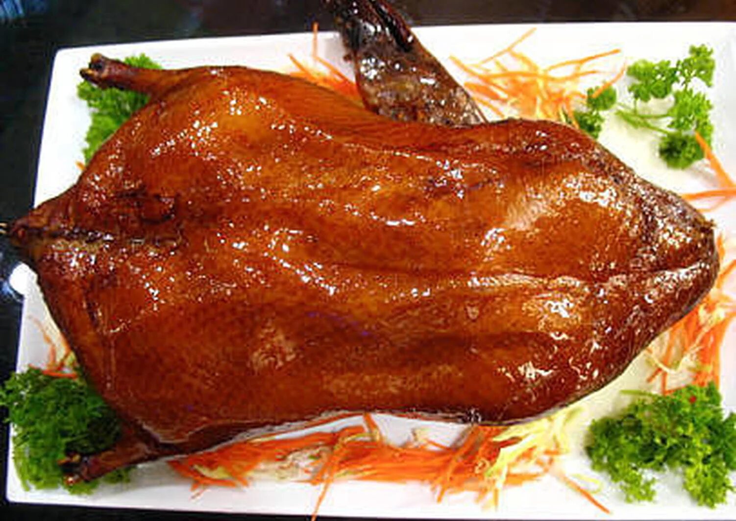 курица по пекински. утка по пекински в китае. утка по пекински для запекания в духовке. утка по пекински в китае. утка по пекински рецепт.