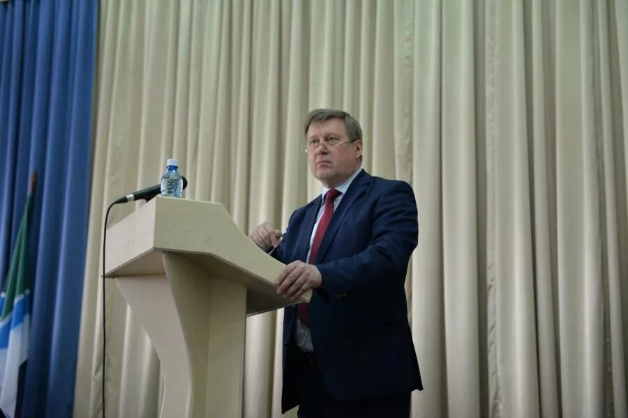 Выступление локтя. Выступление локтя