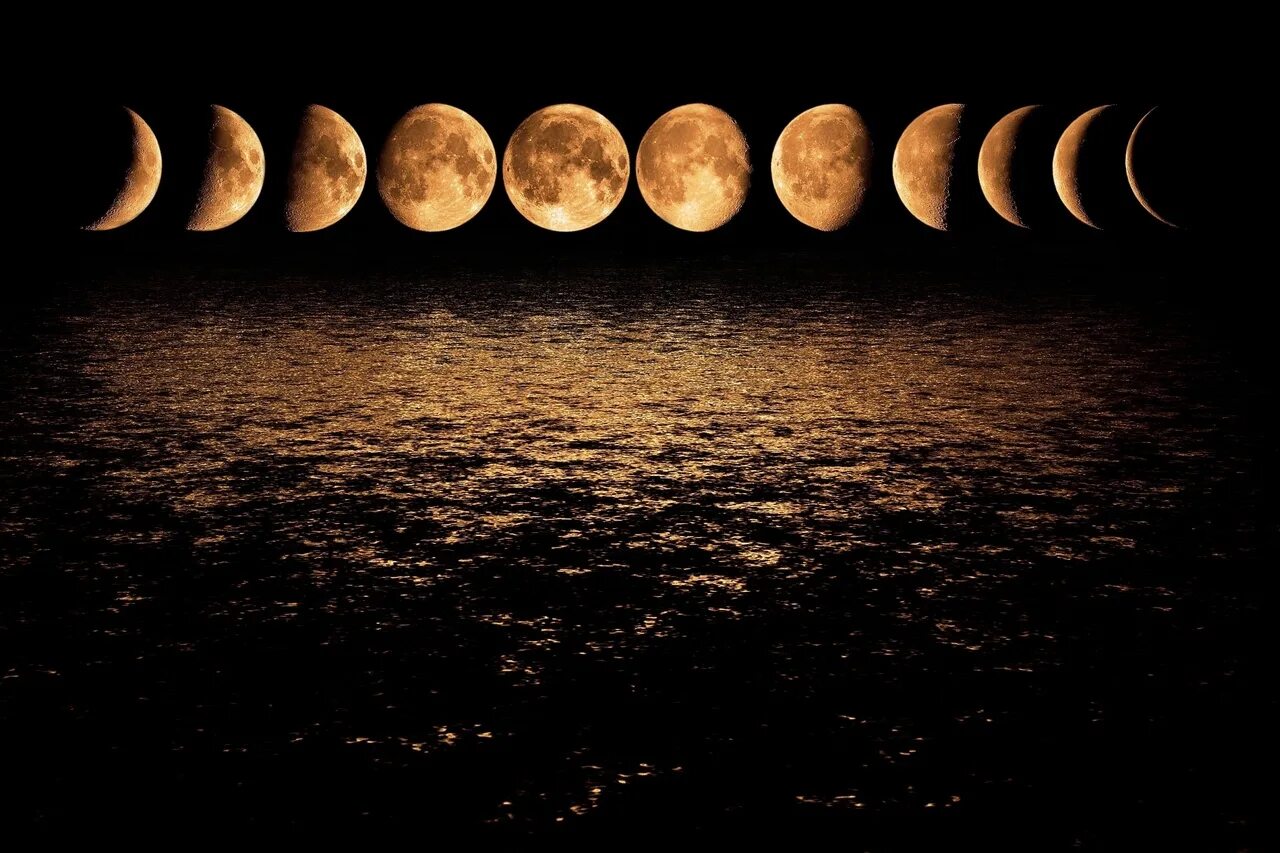 Twelve thousand of the moons. Фазы Луны phases of the Moon. Новолуние растущая Луна полнолуние и убывающая. 29 Лунный день. Картина Луна.