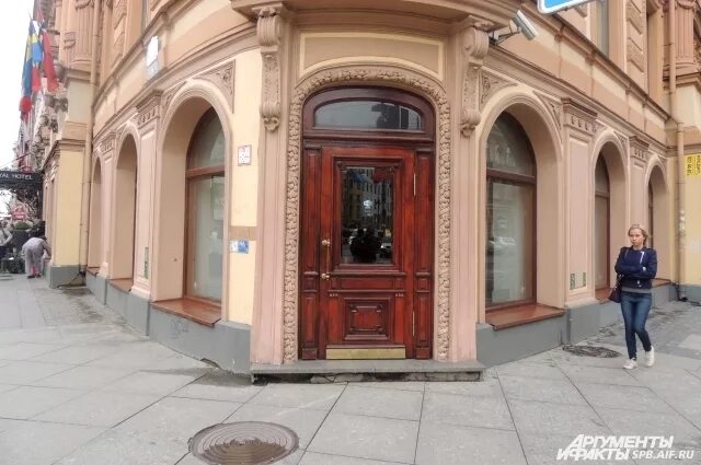 Сайгон спб. Сайгон кафе санкт-петербург невский. Сайгон спб кафе. Сайгон на невском в ленинграде. Бар сайгон рубинштейна 1.