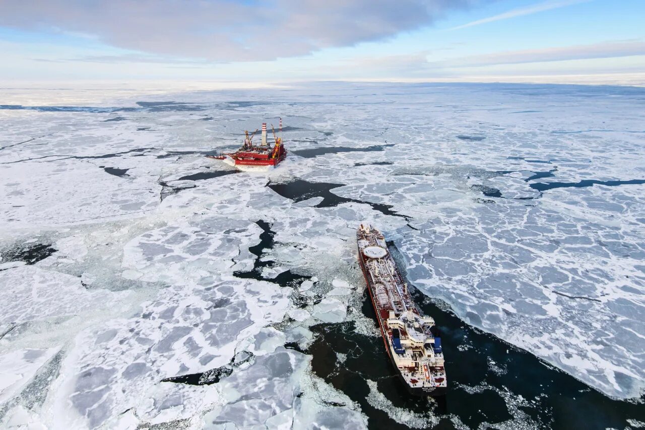 Шельф сша в арктике. Карское море приразломная. арктический шельф нефть. арктический шельф россии добыча нефти. российский шельф в арктике.
