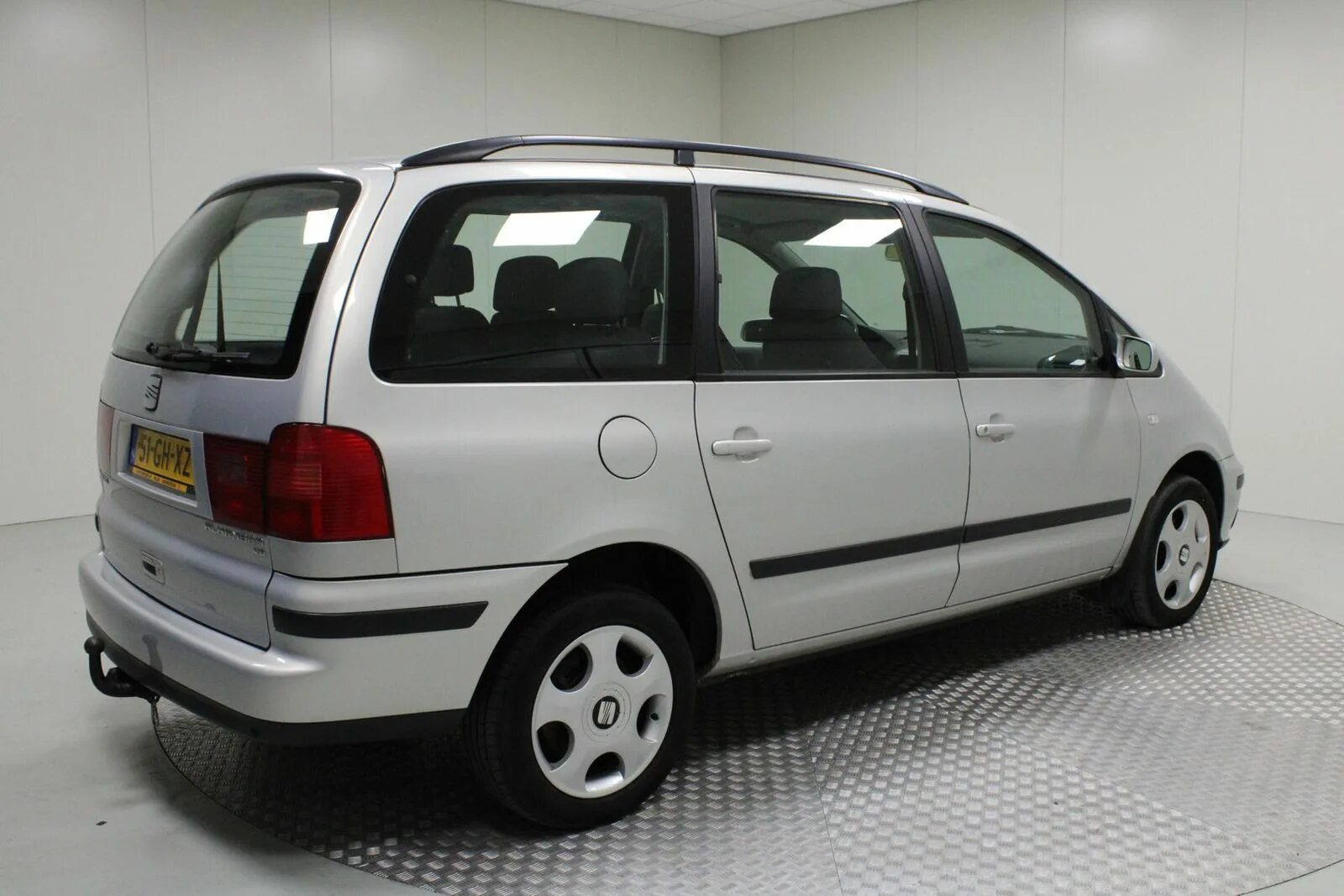 Сеат альхамбра 2000г. Seat alhambra 2000. Seat alhambra 1 поколение. Сеат алхамбра 2000 год. Сеат альхамбра 2000.