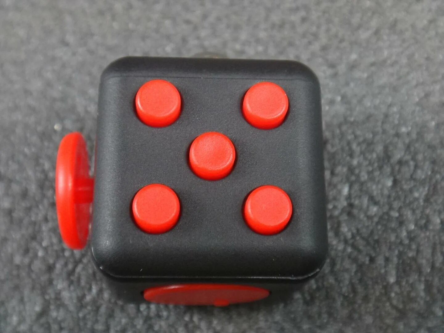 Игра кубик нажать. Антистресс «куб». Фиджет кубик. Антистресс игрушки Fidget Cube красный. Кубик антистресс светящийся.